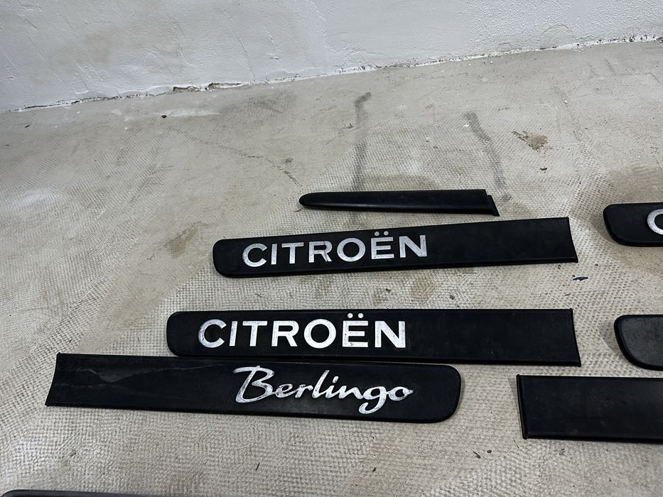 Решетки, маски, лайсни за Citroen , Volvo