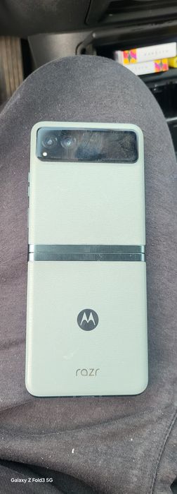 Motorola razr 40