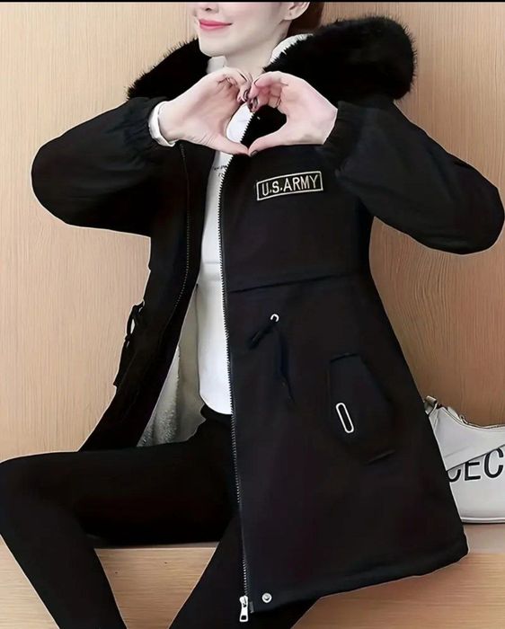 Зимняя стильная куртка для девушек