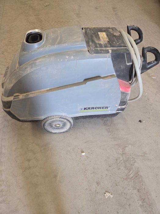 Пароструйка KARCHER