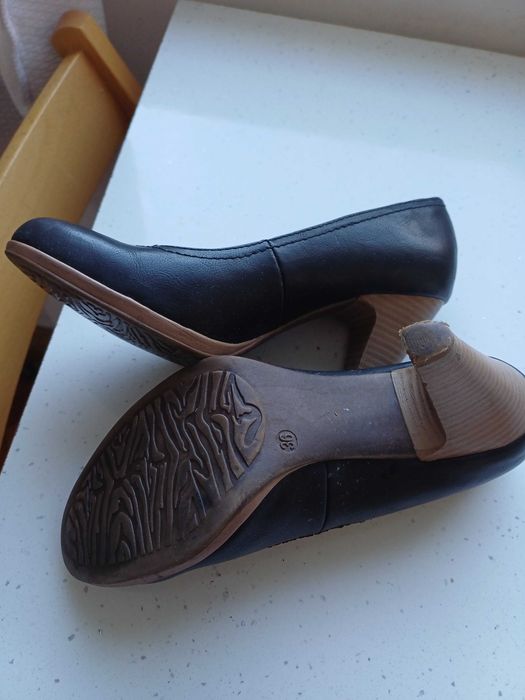 Елегантни дамски обувки висок ток