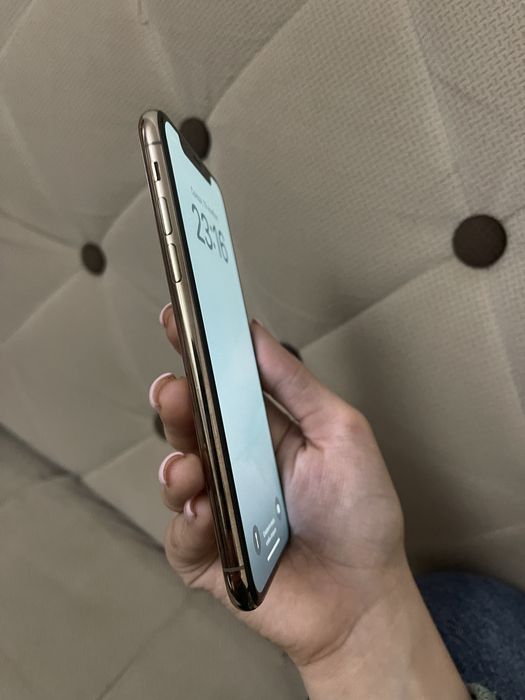 Iphone xs 64 gold SROCHNO SOTILADI