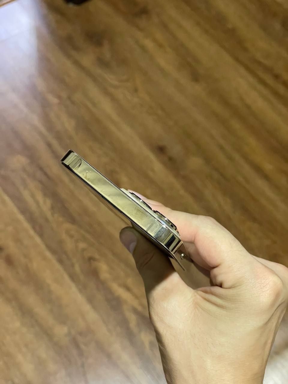Iphone 13 pro gold