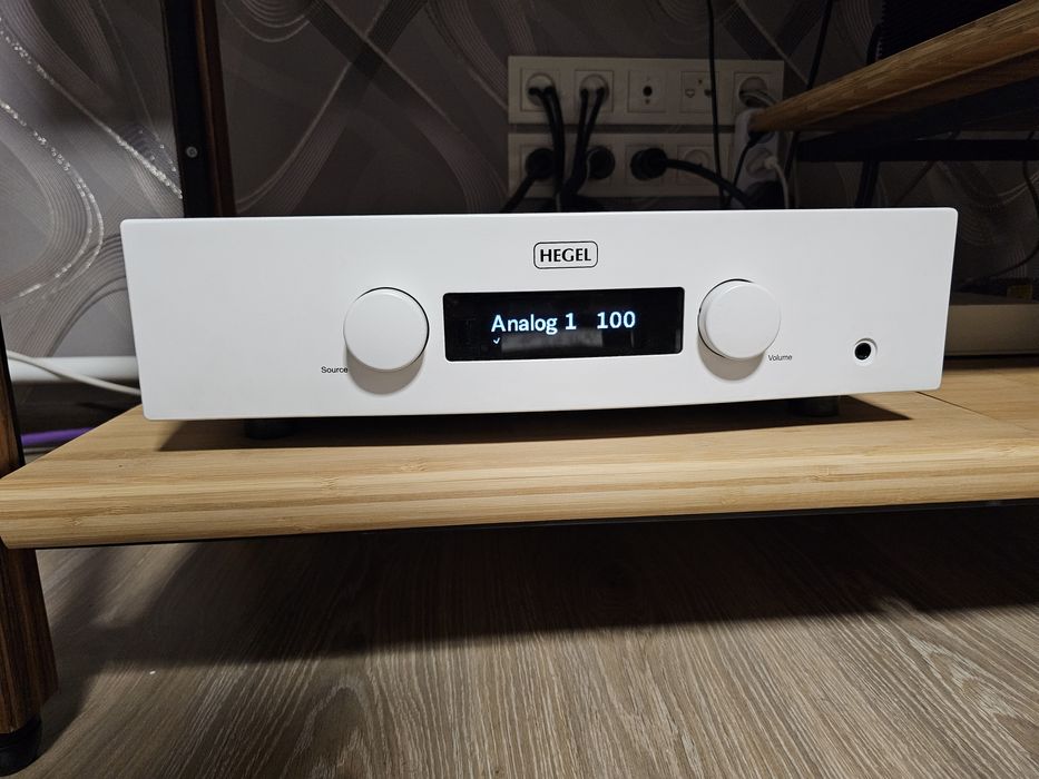 Интегральный усилитель Hegel H190.