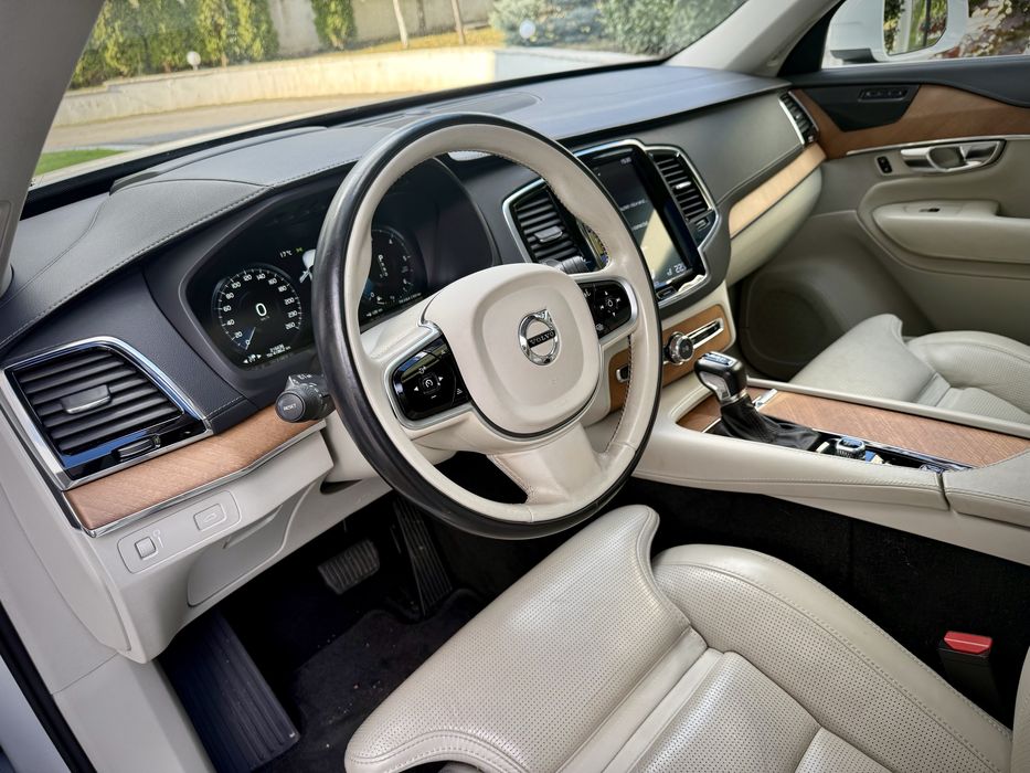Volvo XC90 D5 AWD Inscription Full Option! Garantie 12 Luni!