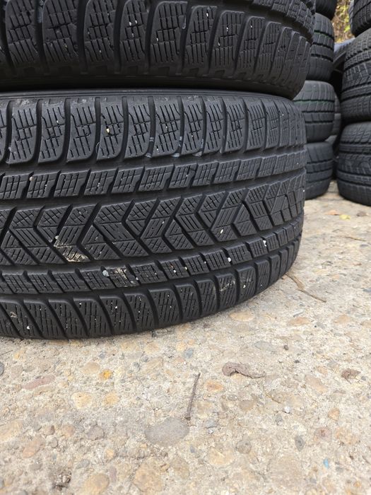 2бр. 275 35 22 Pirelli зимни.