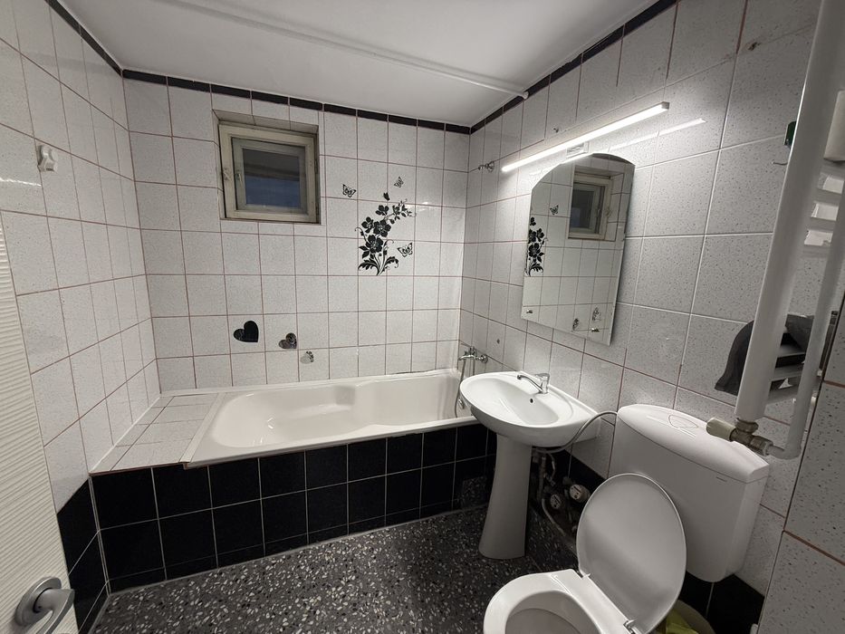 Dau in chirie apartament 3 camere, Calea Aradului