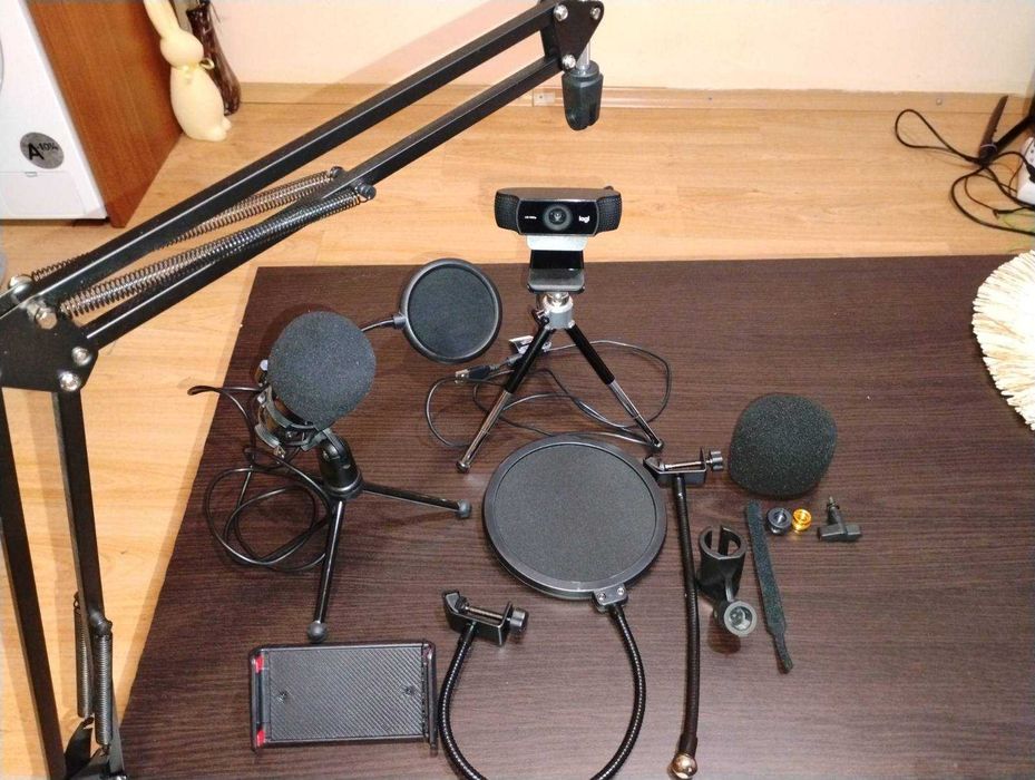 LOGITECH C920+Микрофон+Стойка за Микрофон