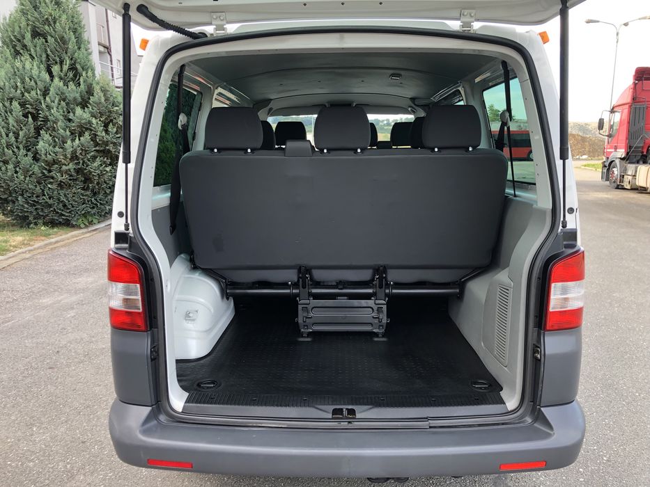 VW Transporter T5 9locuri an 2012 motor 2.0tdi 102cp clima navigatie