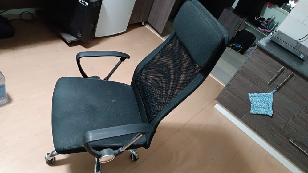 Офисное кресло в отличном  состаянии