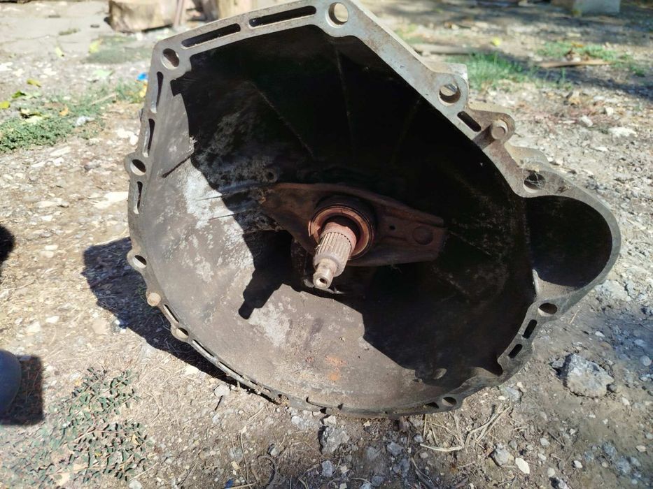 Ръчна скоростна кутия за Мерцедес 124