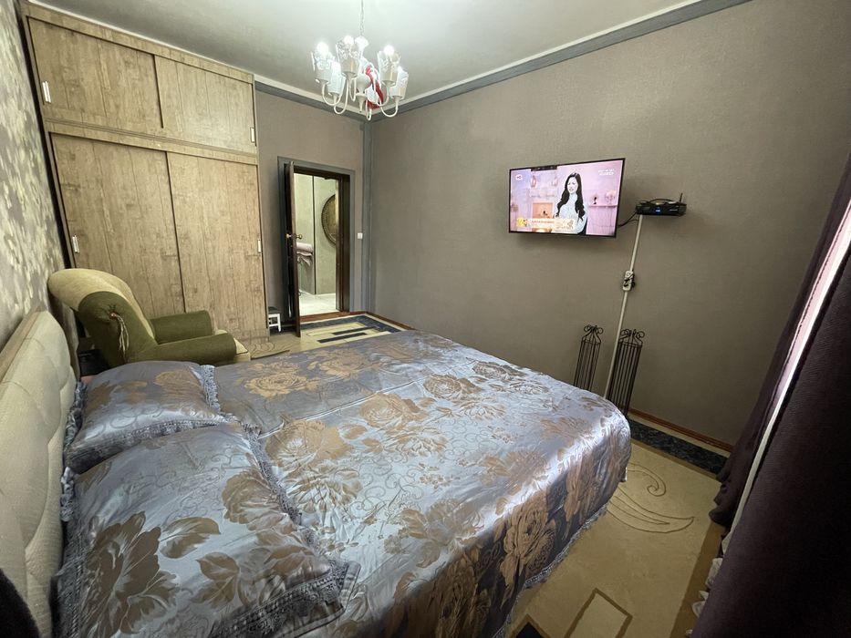 Продается большая 3-х комнатная квартира на 1 этаже