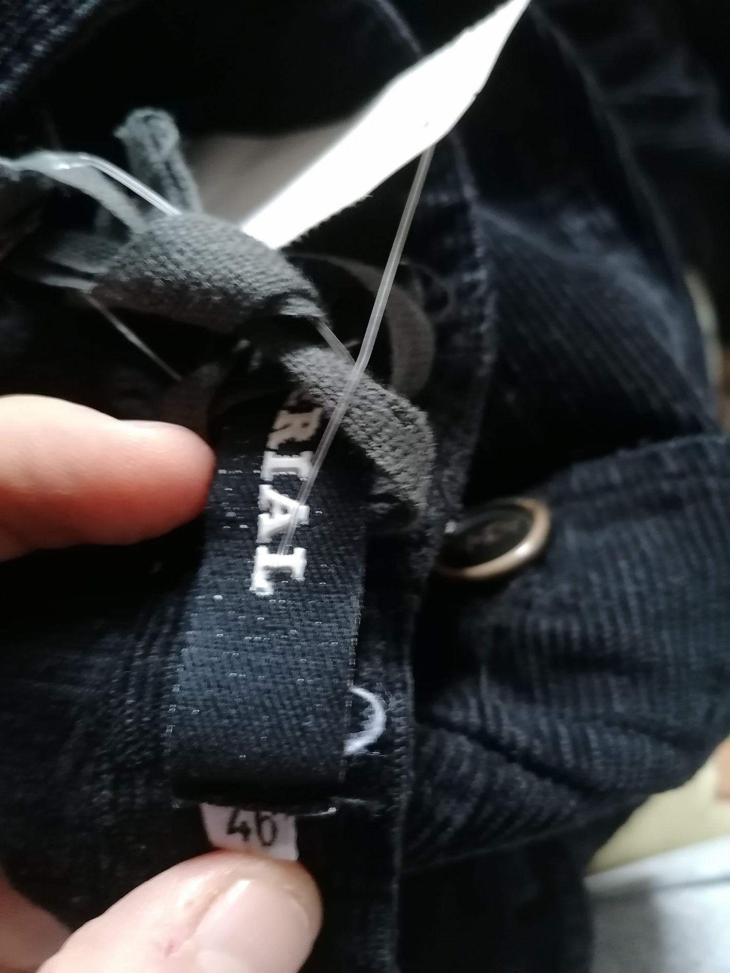 Pantaloni catifea barbati noi, mărime46,preț 50 lei