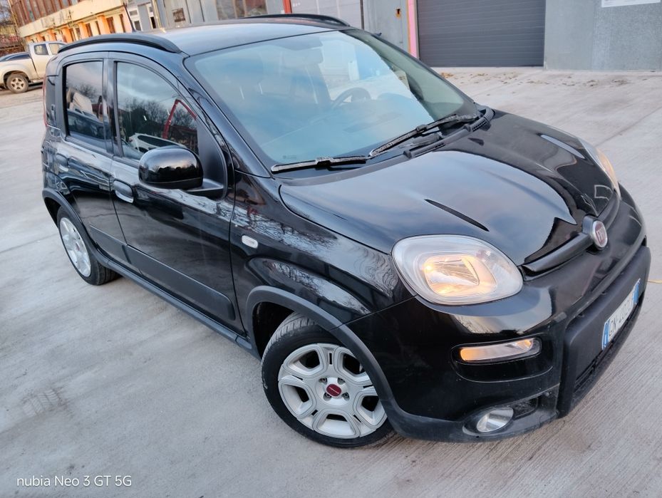 Fiat Panda Hibrida 2023   25000 km