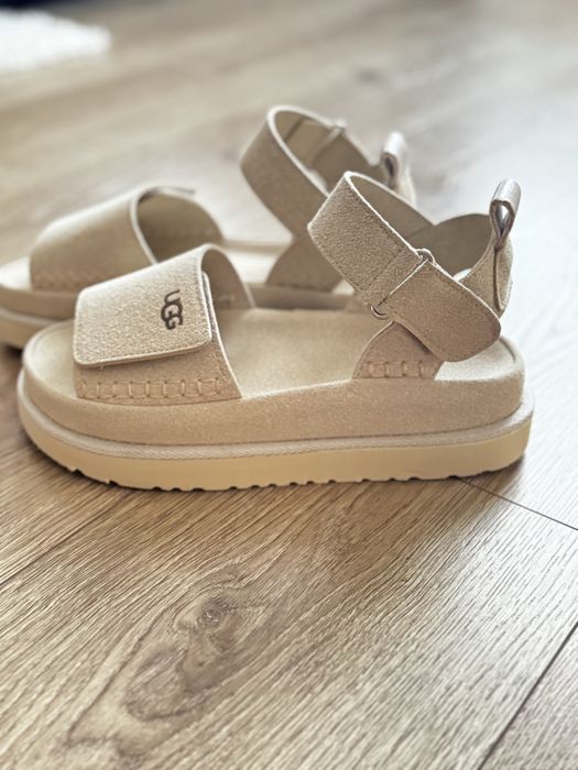 Дамски сандали UGG