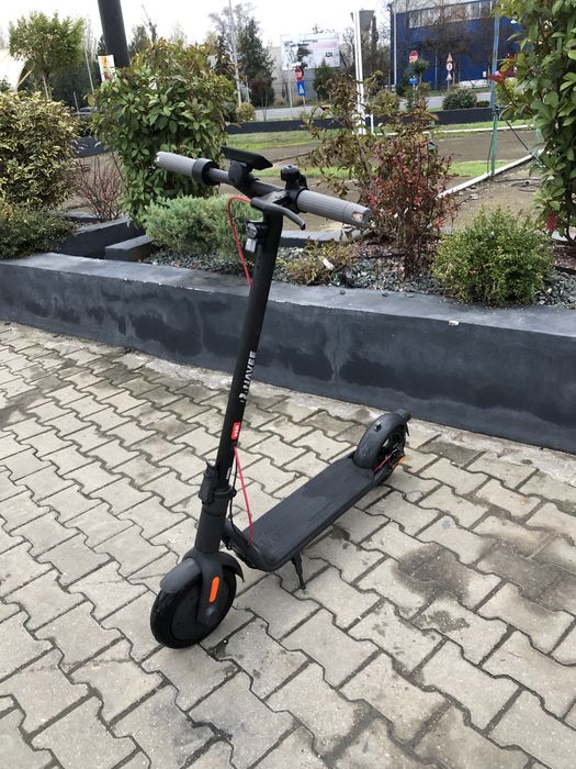Vând trotineta electrica Navee V50i