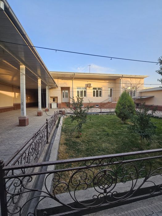 Uy sotiladi srochna atp parsezda yolli yuzida