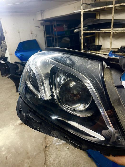 Mercedes W213 multibeam led фар оборудван