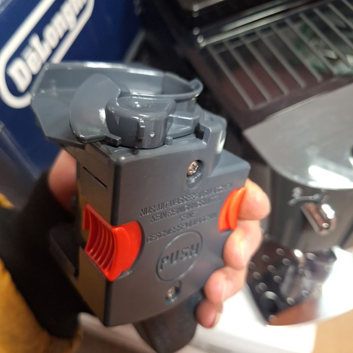 Кафета машина Делонги Магнифика Старт внос от Германия гаранция