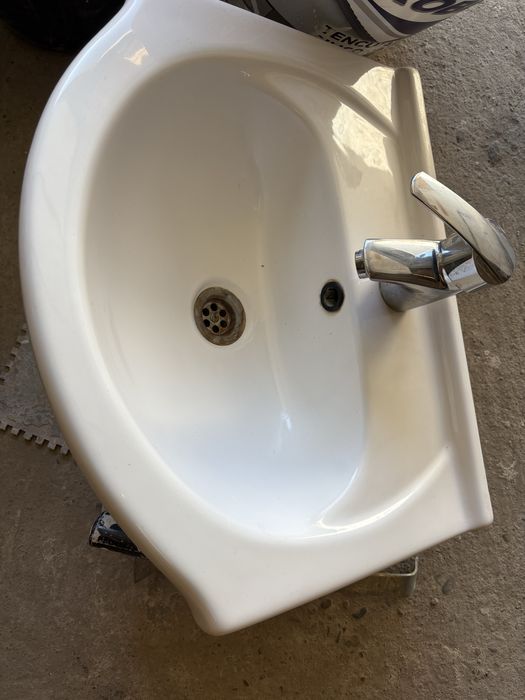 Vand chiuveta cu baterie
