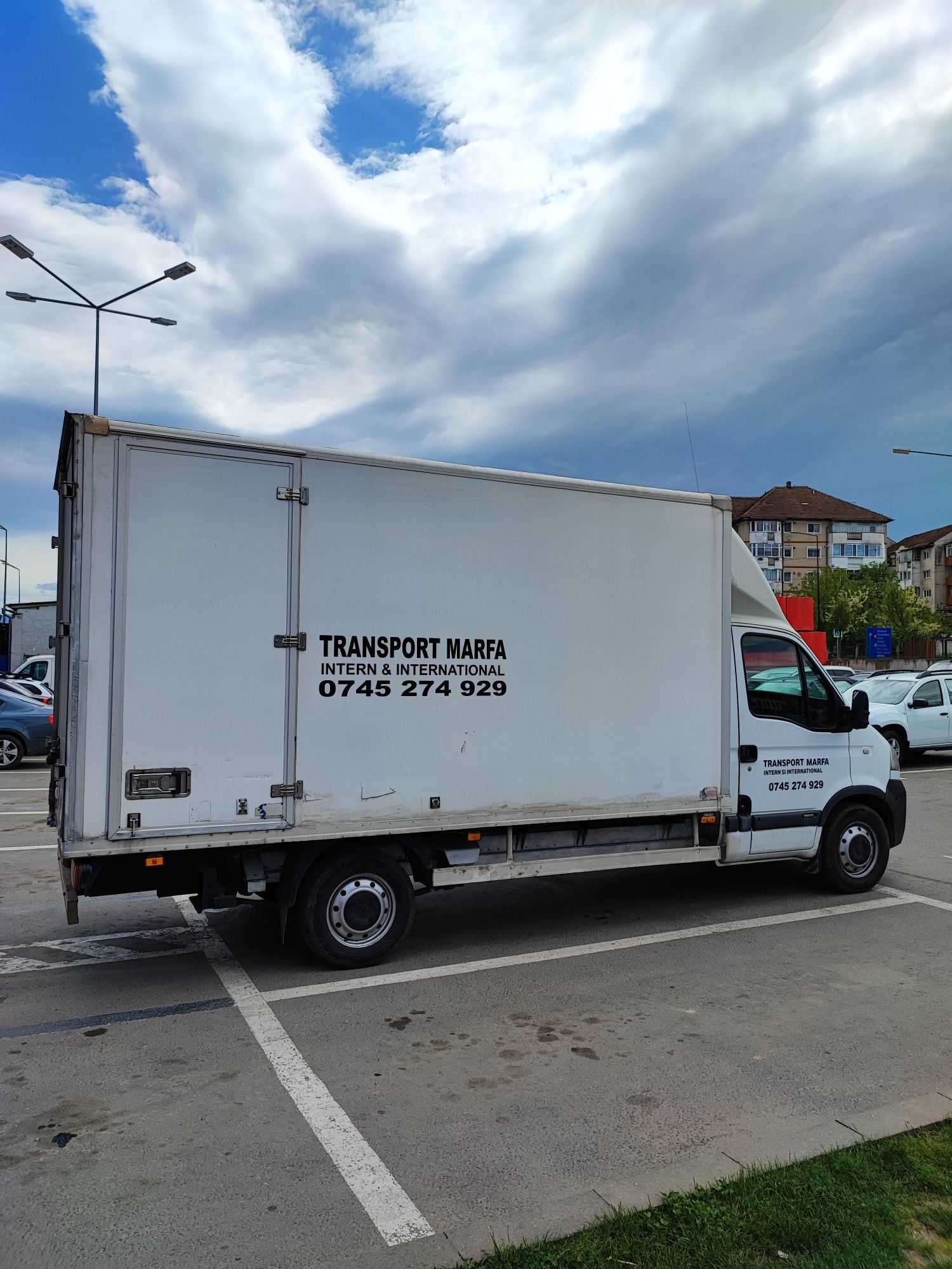 Transport marfă intern și internațional