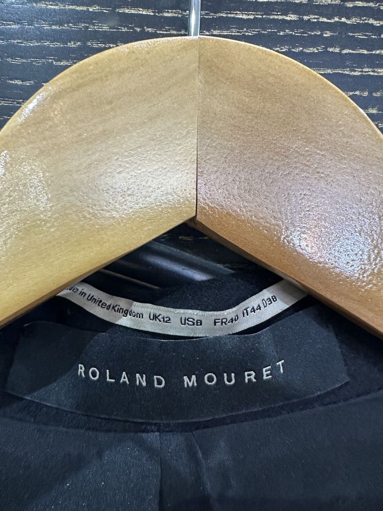 Продам пальто Roland Mouret