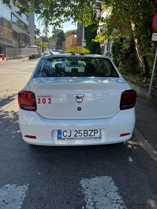 Vând licență taxi cu Dacia logan 1,5 dci an 2017 preț 7000€ neg