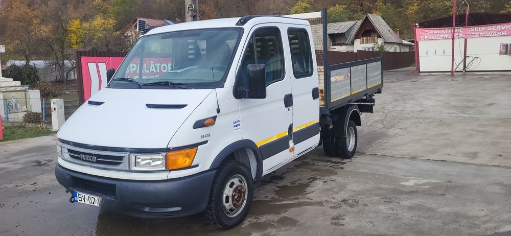 Iveco basculabil pe trei parti