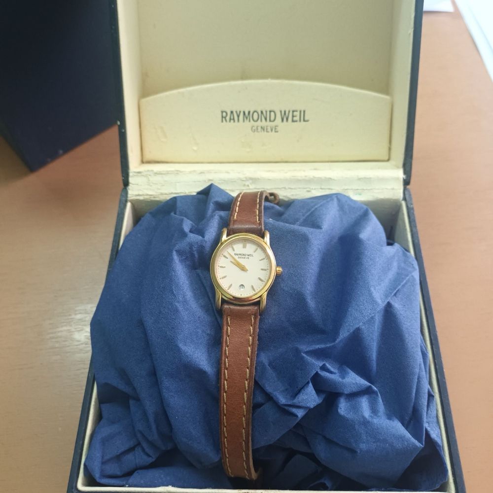 Часовник Raymond Weil
