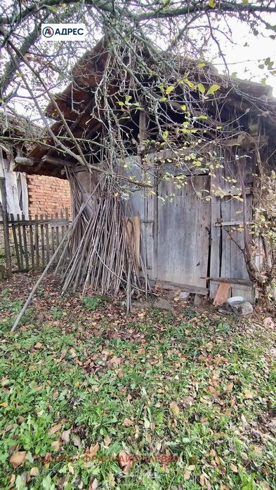 Къща в Ловеч, област-с.Терзийско площ 100 цена 33234