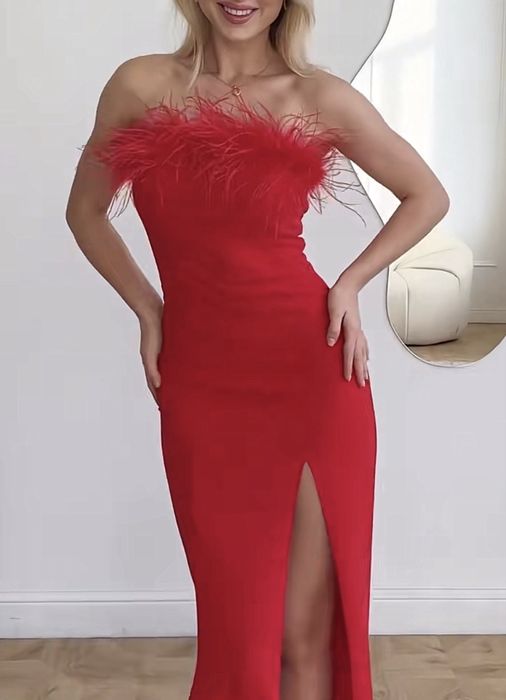 Вечернее красное платье. Надевалось только один раз- на выпускной