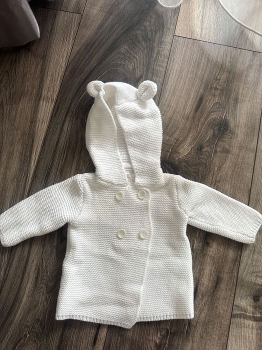 Сет от пухено якенце Жирафчето Софи и бяла жилетка с ушички.Р-р 0-3 м.