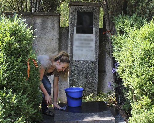 Уход за могилой, благоустройство могил. Кабр тошлари парвариши.