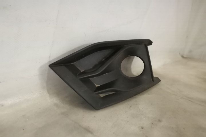 Ауди А4 / Audi A4 B9 8W0207682AR Оригинална лява решетка на проектора