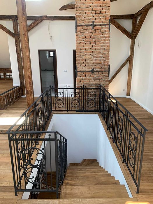 Scari de interior (la comanda)