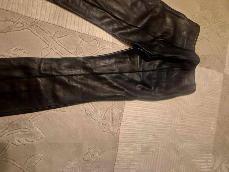 Vand pantaloni piele