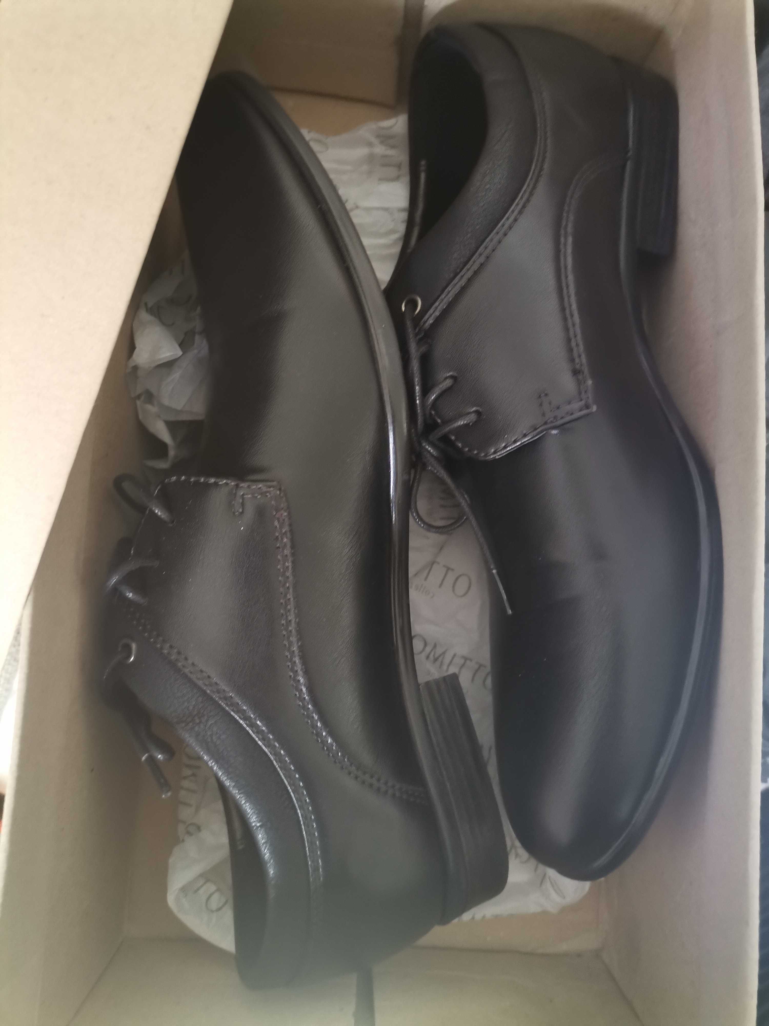 Pantofi negri noi