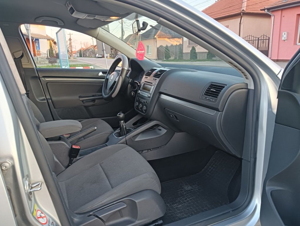 Ocazie Vw Golf 5 1.9Tdi Adus Acum Fara Rugina Impecabil.