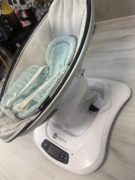 4moms Mamaroo 4 електрическа люлка/шезлонг + подложка за новородено