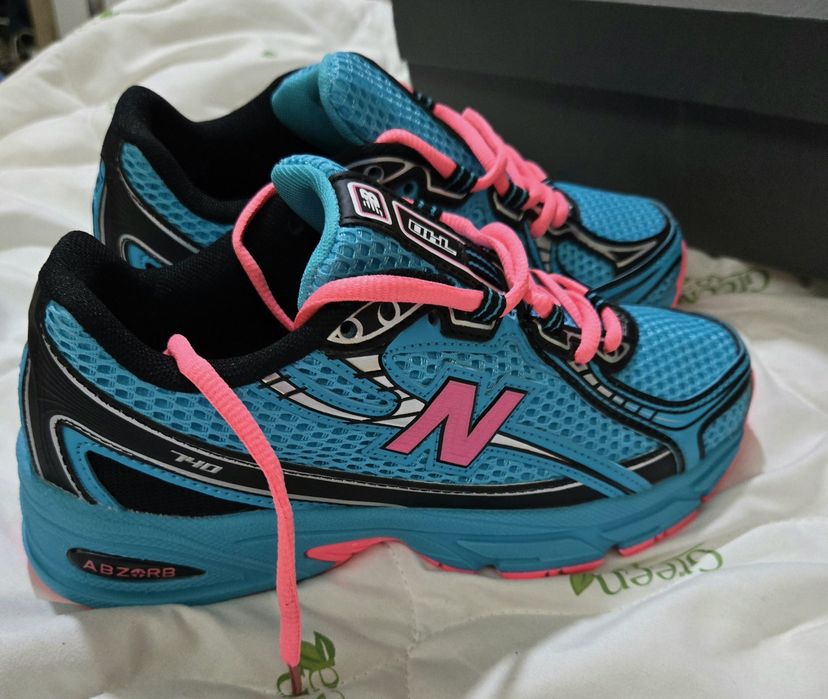 New Balance жестоки цветове нови с оригиналната си кутия 38.5 номер