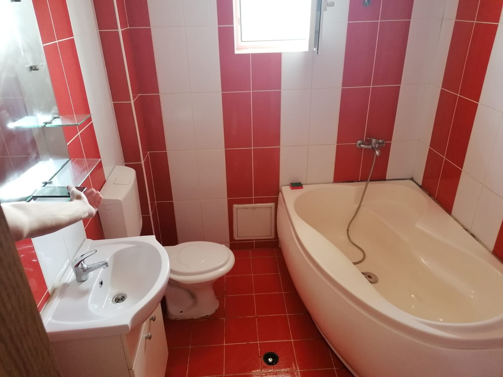 Închiriez garsoniera  ,apartament 1 camera