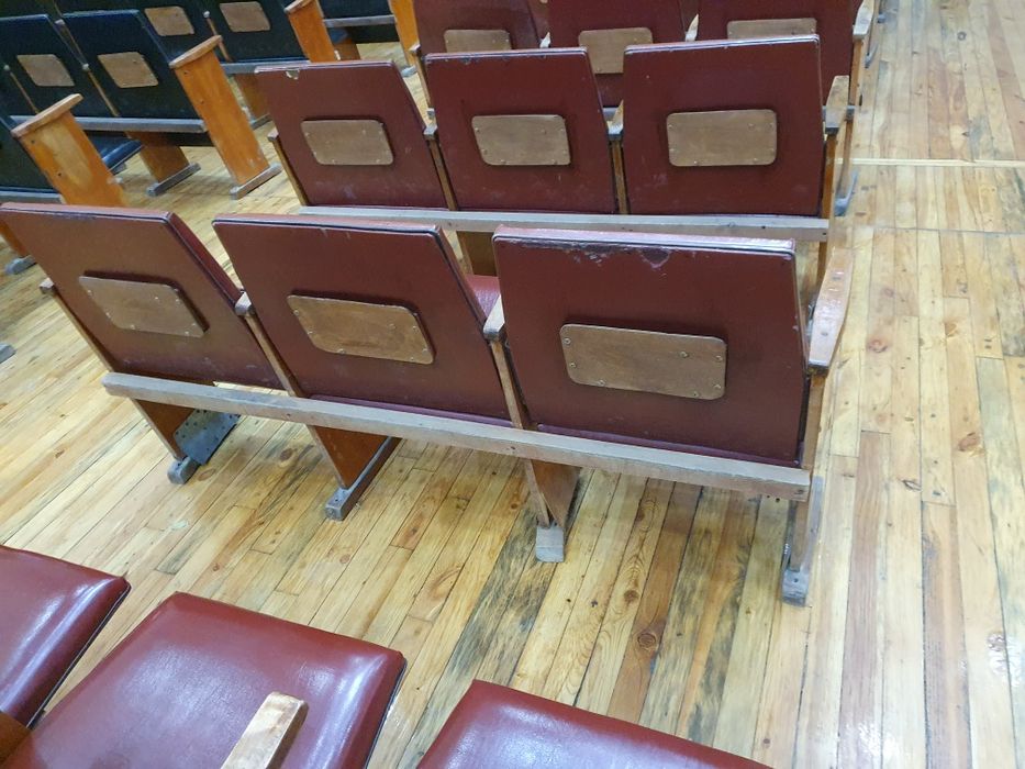 Кресла для зала, актового или конференц — 50 000 сум!