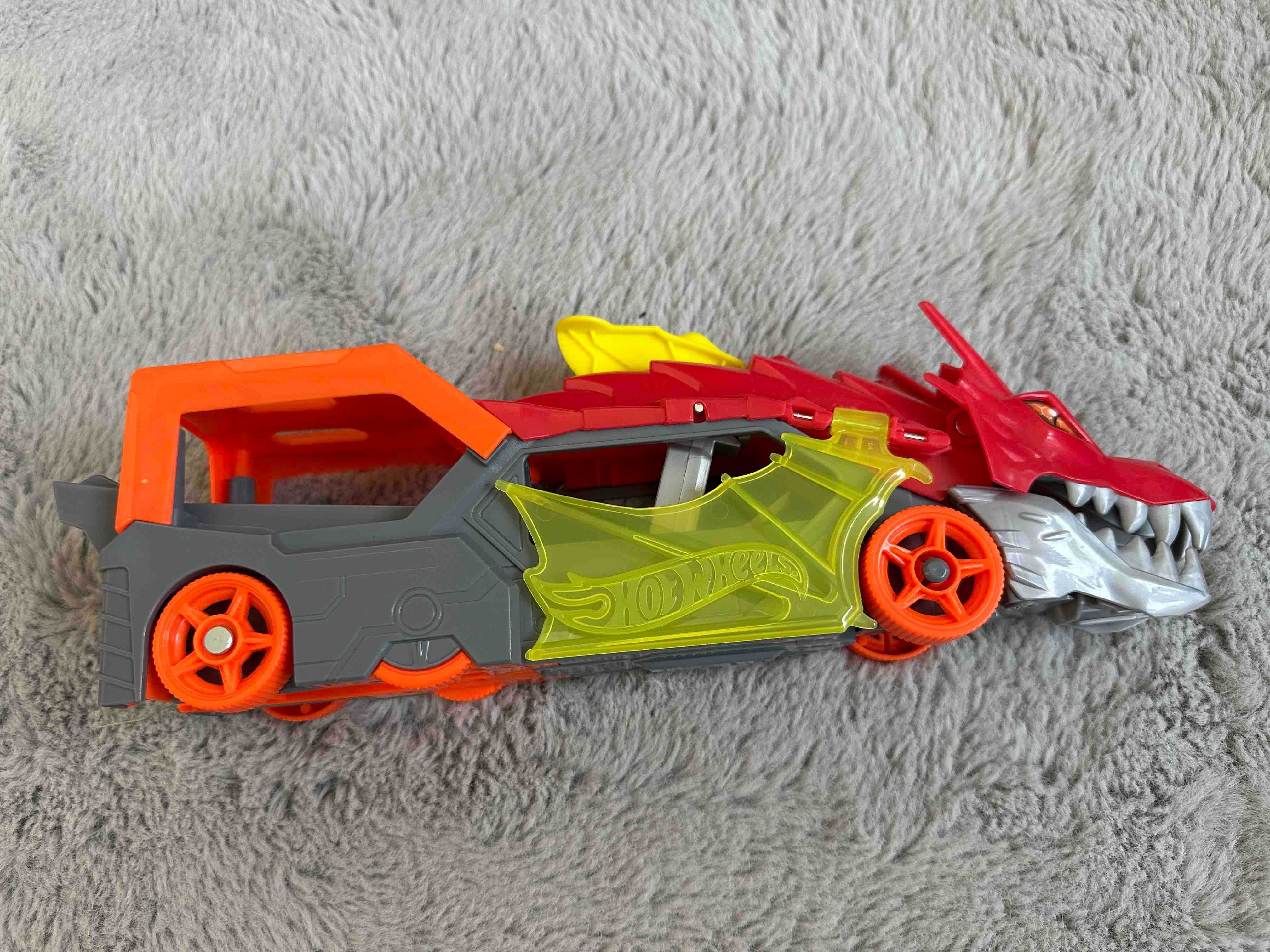 HOT WHEELS TRUCKS Автовоз дракон с количка _исползвано
