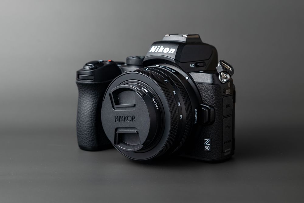 Nikon Z50 + 3 обектива + аксесоари