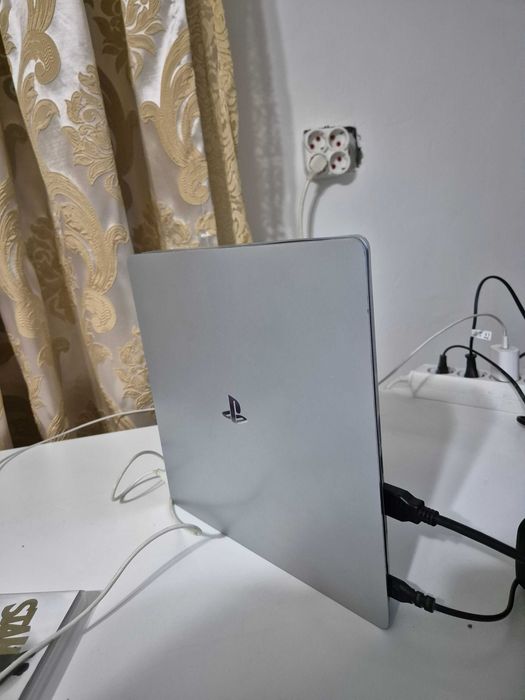 Playstation 4 Slim, DIGITAL, Gri, Editie Limitata,