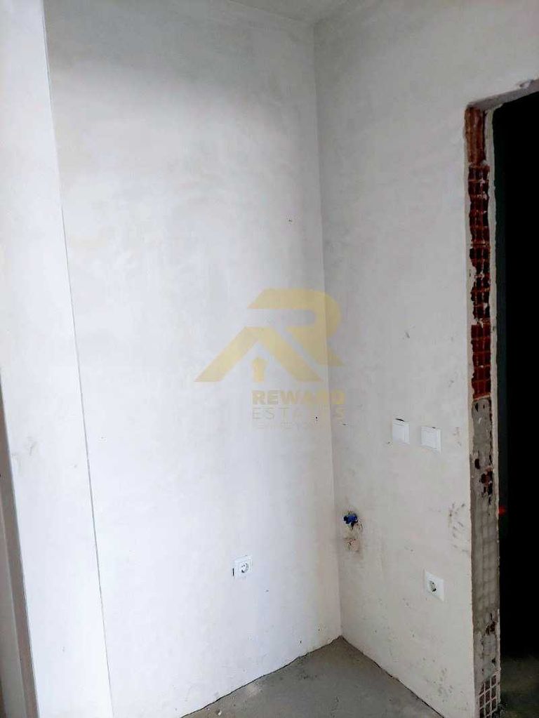 Продава се Двустаен апартамент в Перник, Изток - 81 кв.м за 1149 €/кв.м - Снимка #6