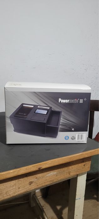 Aparat electric pentru rulat tigari