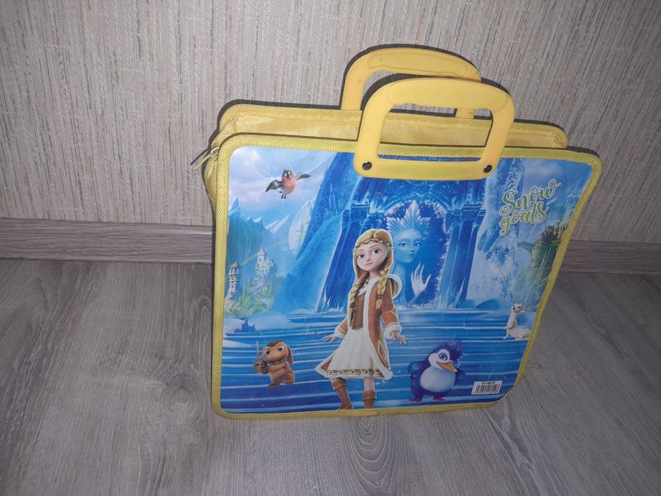 Отдам Папку для рисования или кружков для школьников