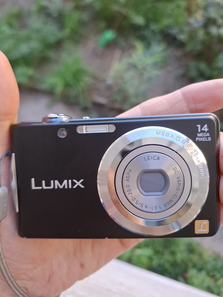 Компактен дигитален фотоапарат PANASONIC LUMIX FS-14