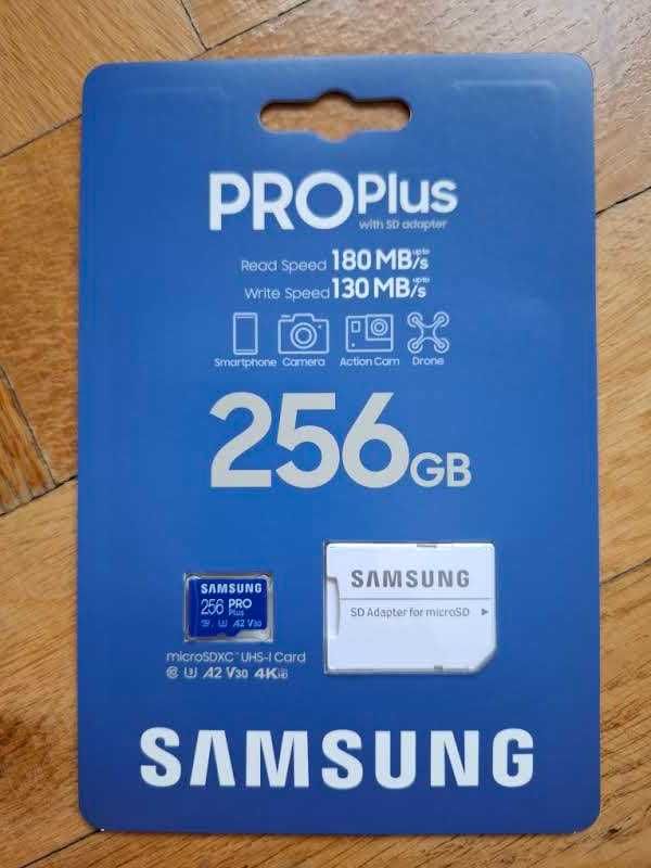 Carduri memorie SDXC si microSDXC Samsung si Sandisk 64Gb si 256Gb NOI